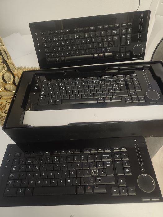 Tastatură Logitech