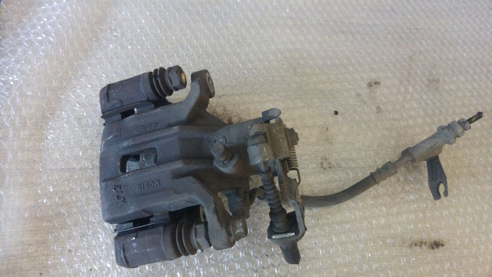 etrier stanga spate hyundai ix20 1.6 crdi d4fb 2014