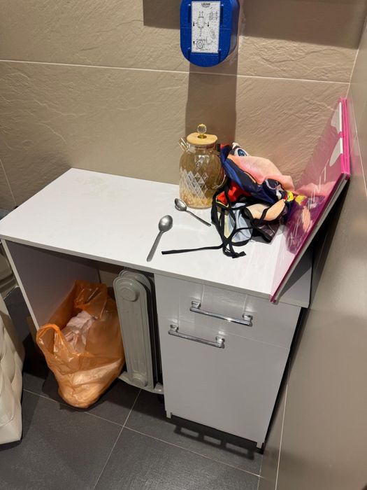 Столик маникюрный