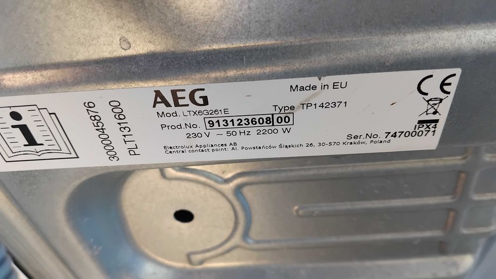Пералня AEG с горно зареждане