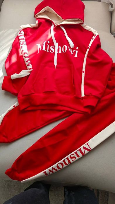 детского спортивка размер 4-5 лет новый , цена: 80 тысяч , ориентир :