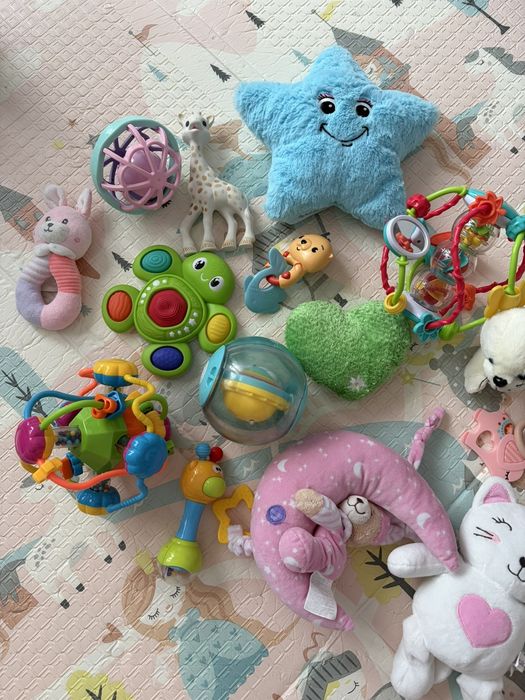 Продавам бебешки играчки