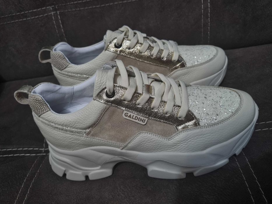 Дамски обувки от естествена кожа и велур