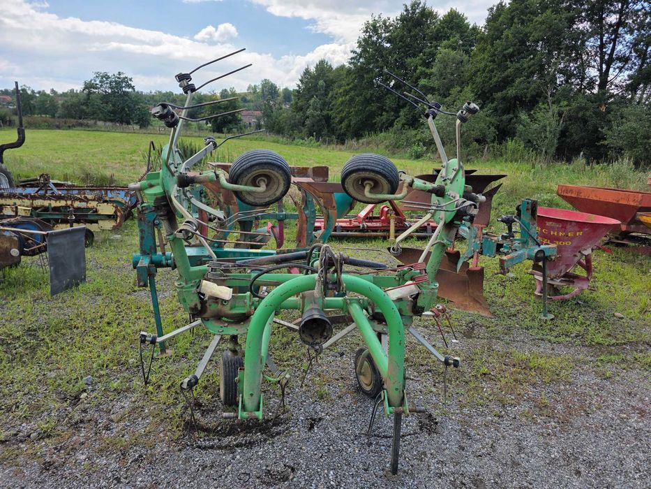 Grebla împrăștiat fan in tiranti la tractor hidraulica de 4 metri