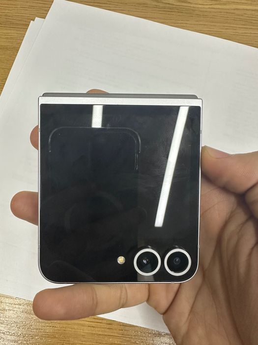 Samsung Galaxy Z Flip6