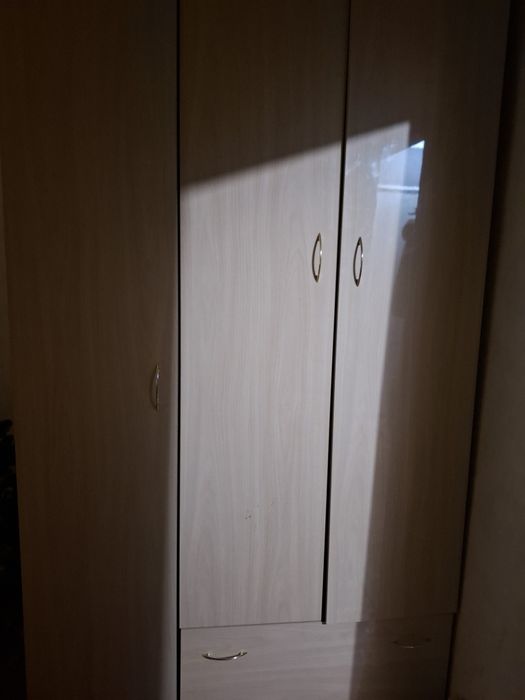 Продам шкаф плотяной