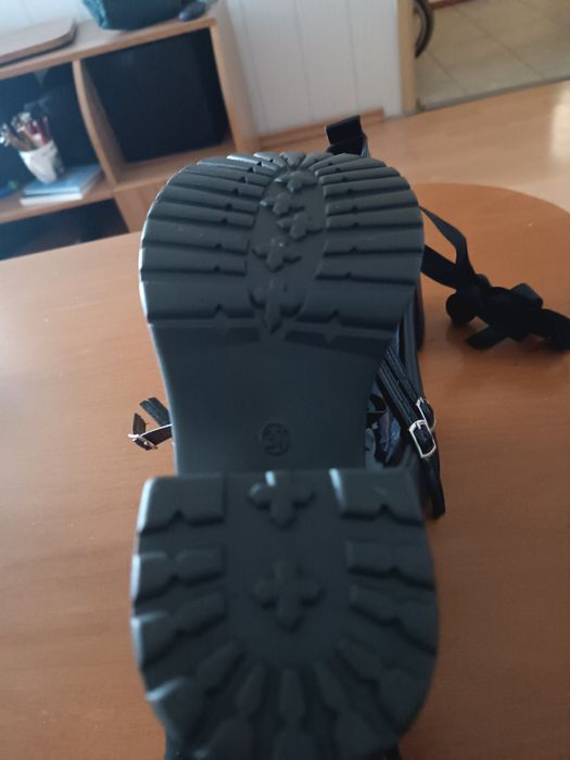 Обувки 37 номер, никога не са носени