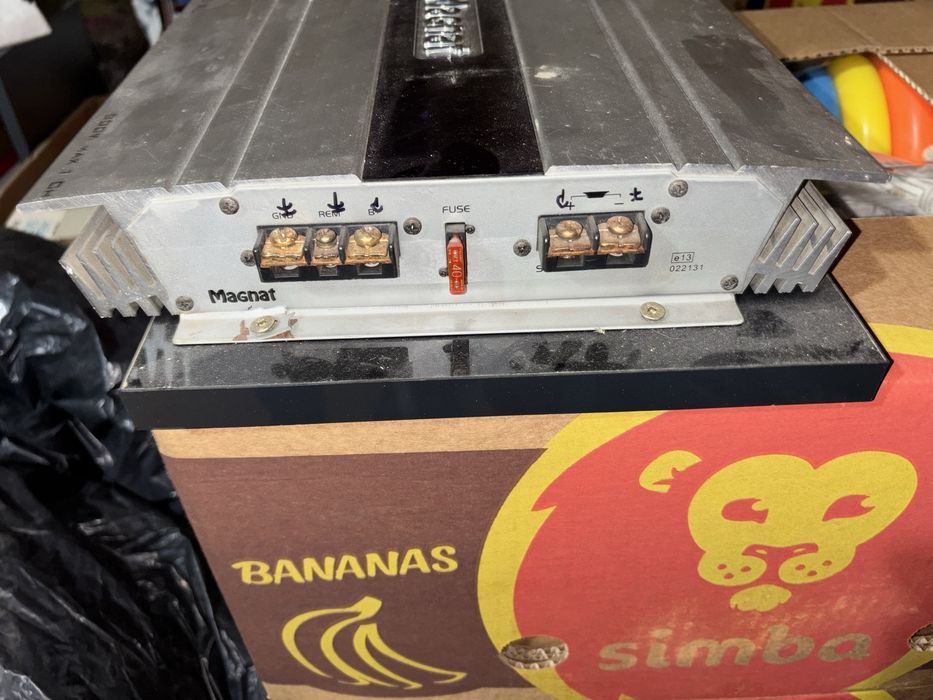 Vând tub de bass+ amplificator