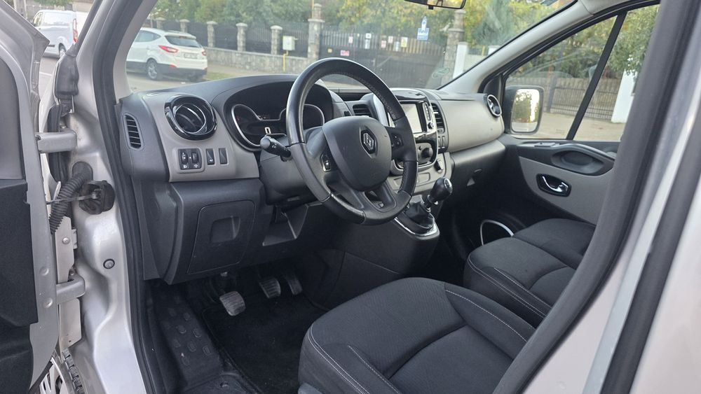 Renault Trafic lll 1.6 dCi * An 2018  * 9 Locuri * Extralung * Euro 6 * Cutie Manuala