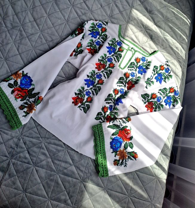 Camasa cu margele cusuta MANUAL