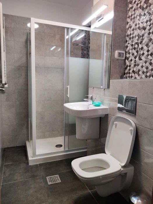 Caut colega de apartament studentă la medicină sau politehnica, in City of Mara, Str Circumvalatiunii Nr 1, camere decomandate