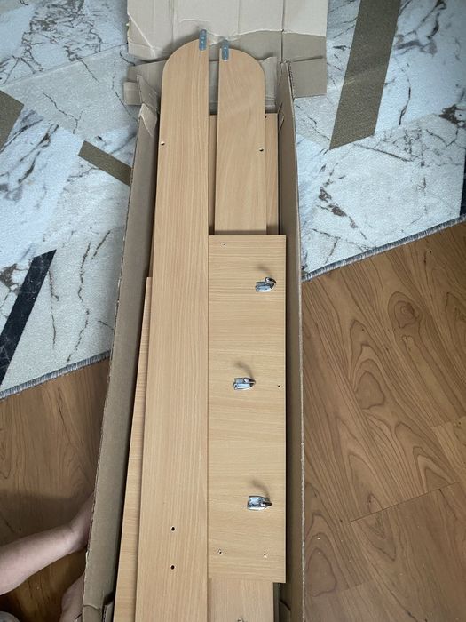 Настенная вешалка