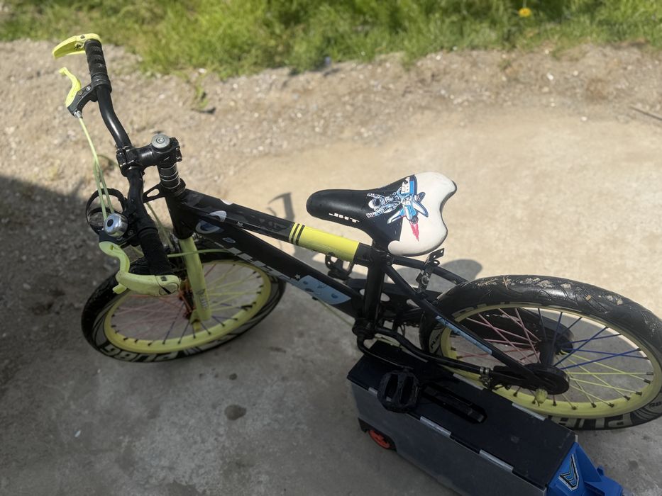 Vând bicicletă copii 7-10 ani