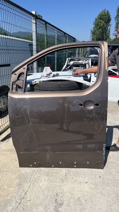 Предна дясна, и задна лява врата Toyota Proace, Citroen Jumpy, Peugeot