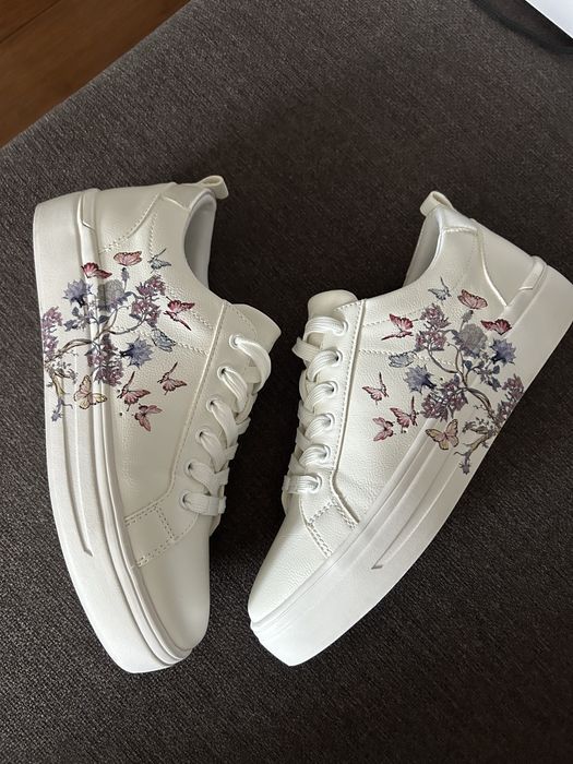 Страхотни дамски кецове ALDO