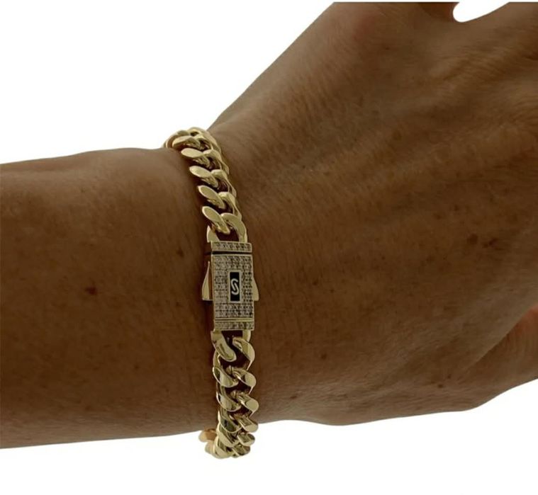 Гривна Monaco . .