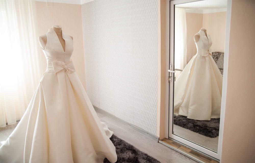 Rochie mireasa mătase mikado