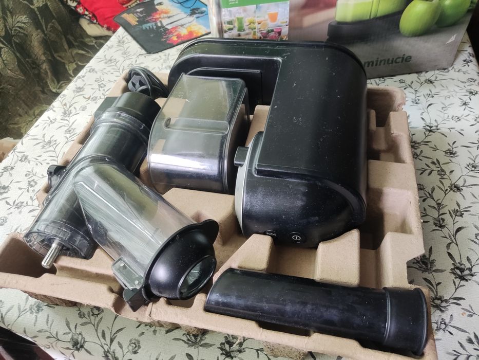 Philips Viva Collection, slow, 150 W, black/silver - Сокоизтисквачка