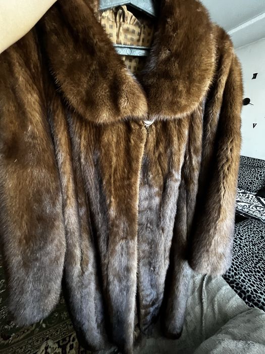 Продам норковую шубу