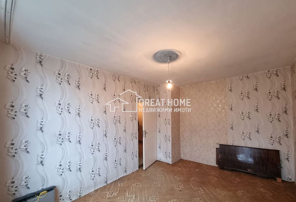 Продава се Тристаен апартамент в Търговище, Център - 68 кв.м за 612 €/кв.м - Снимка #1