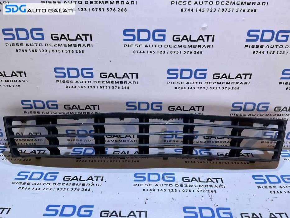 Grila Inferioara Centrala Spoiler Bara Fata Audi A4 B5 1998 - 2001 Cod 8D0807683AA [V0181]