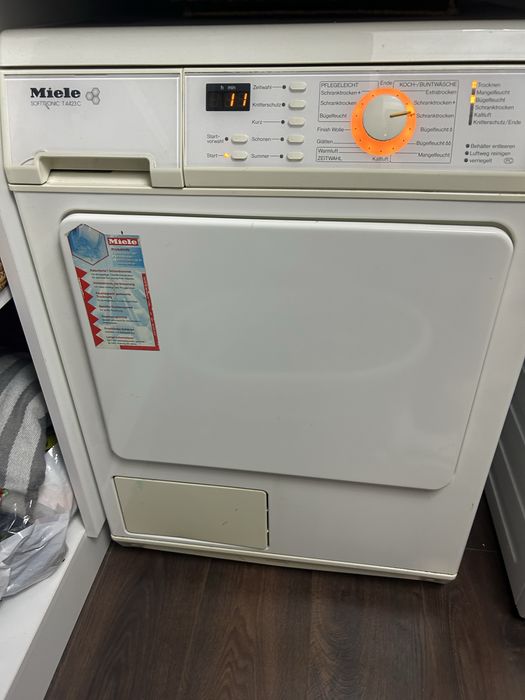 Продавам сушилня Miele Softtronic T4423 C.