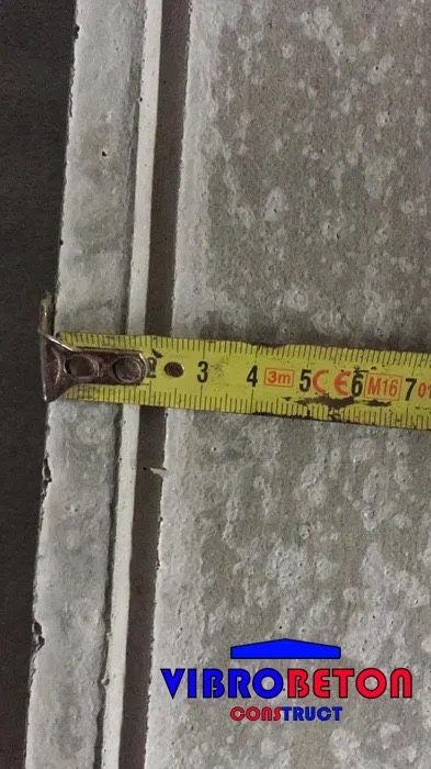 Capace de gard din beton cu picurator