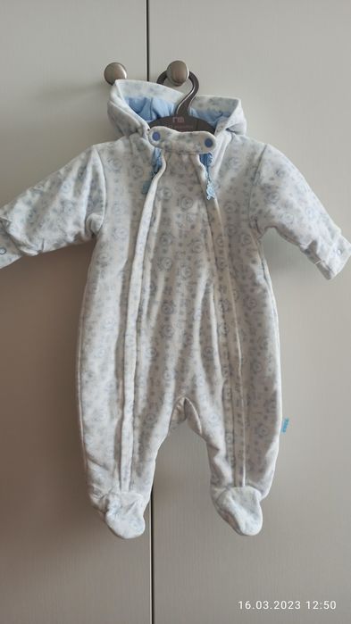 Продам детские демисезонные комбинезоны