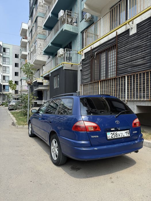 Авенсис продается срочно
