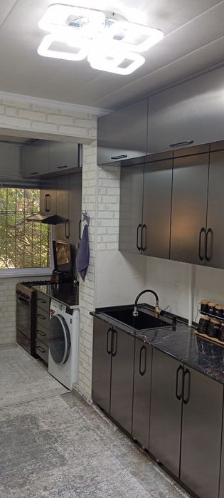 Navoyi shahar, 7 mkr 3-etaj 3 xonali uy