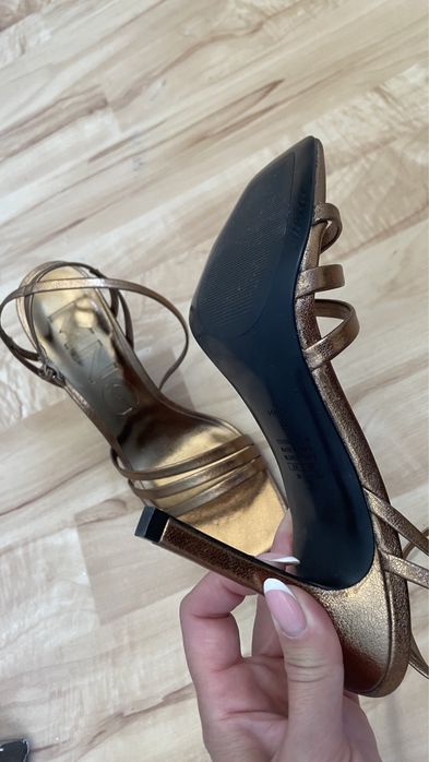 Новые босоножки Манго