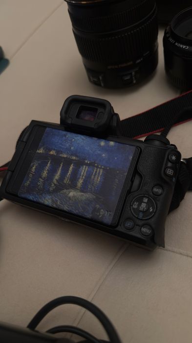 Камера Canon m50