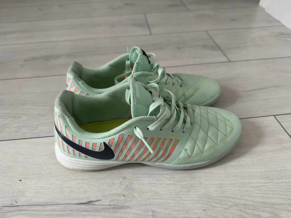 Футзалки лунар гато