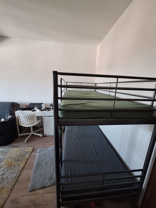 Pat supraetajat IKEA Svarta – Cadru metalic rezistent, argintiu (Stare excelentă)