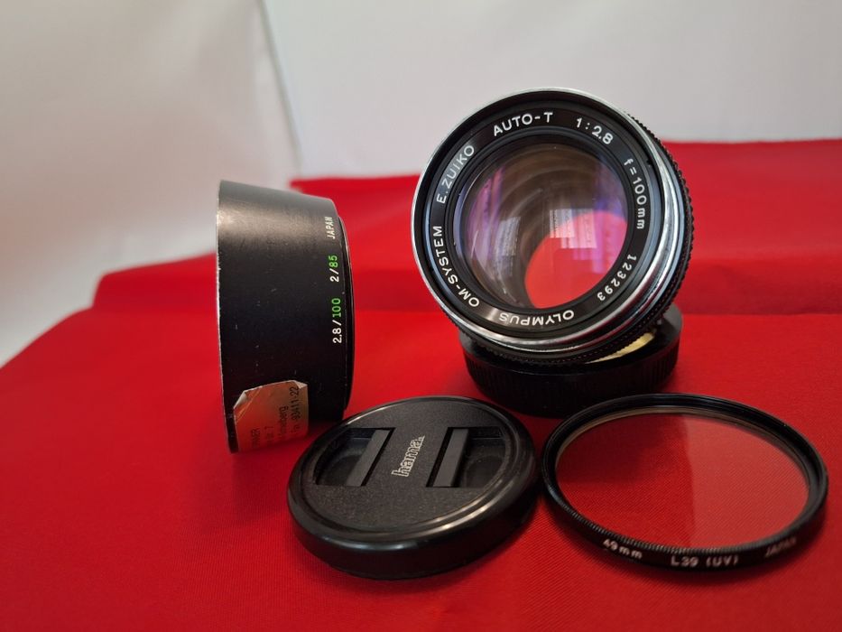 Vintage Olympus OM 100 mm f2.8