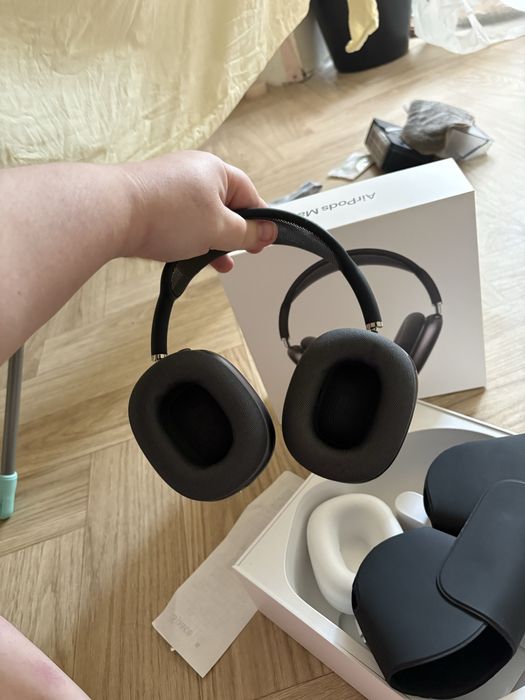 Apple AirPods Max Space Gray