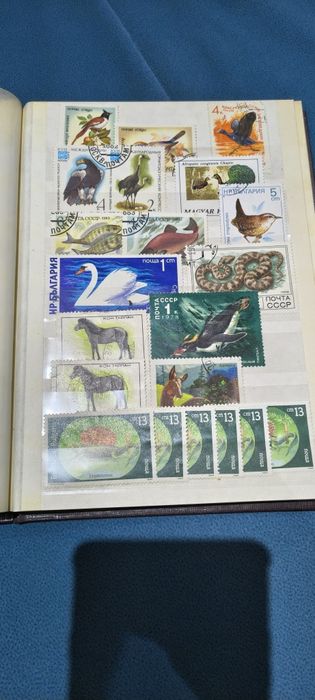 Продавам класьор с марки и монети