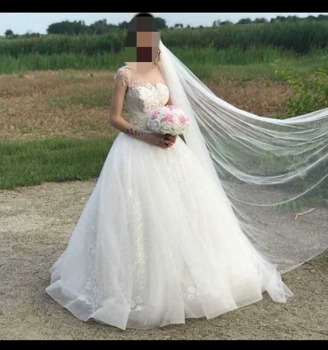 Rochie de mireasa pe corset!