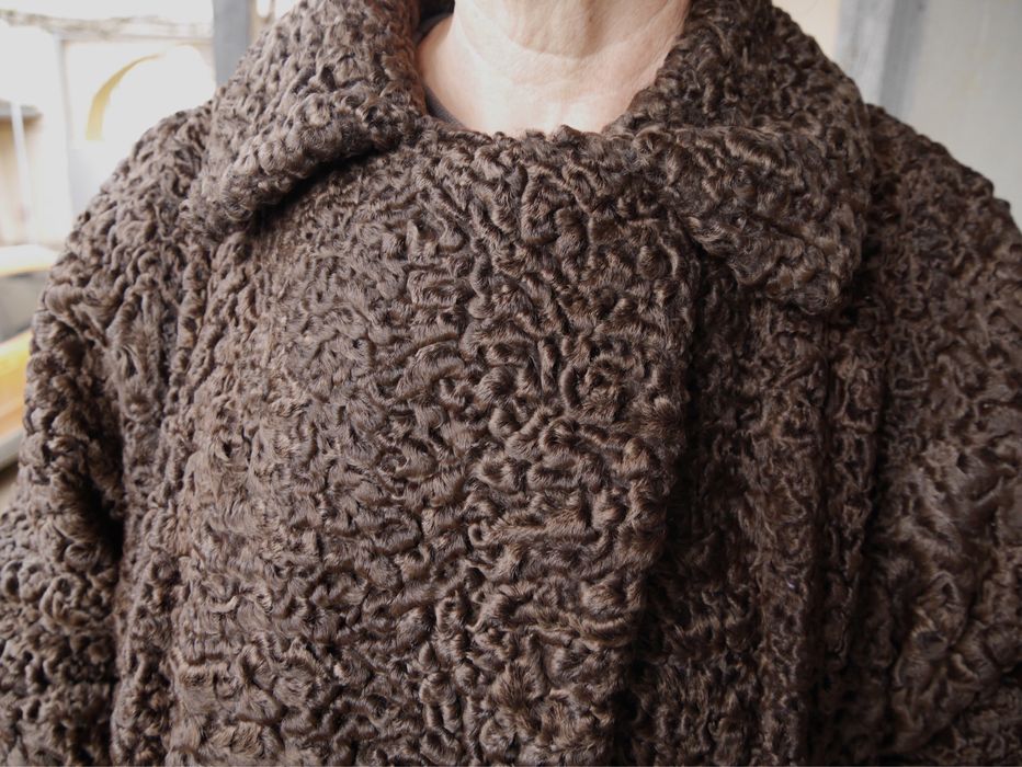 Palton de damă maro astrahan