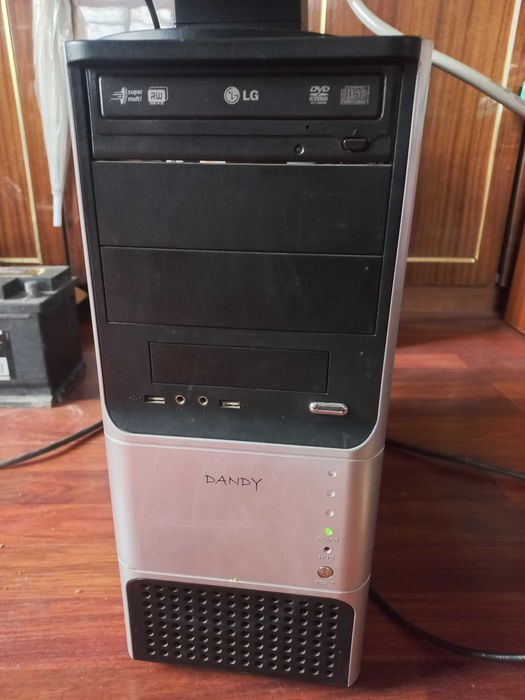 Компютри 2 броя.