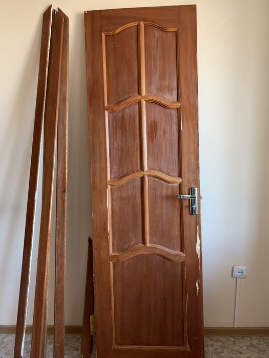 Продам дверь б/у