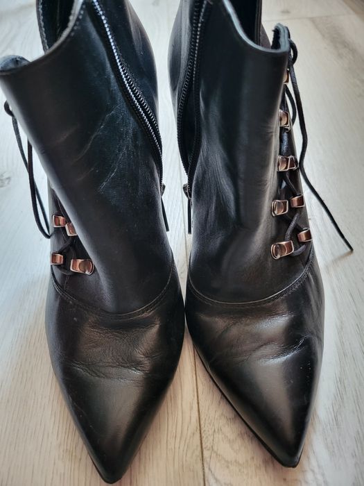 Vând botine piele naturală   Kazar