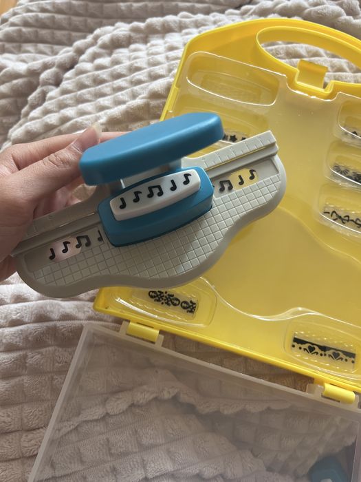 Комплект от 8 пънча+централен механизъм с водеща линия