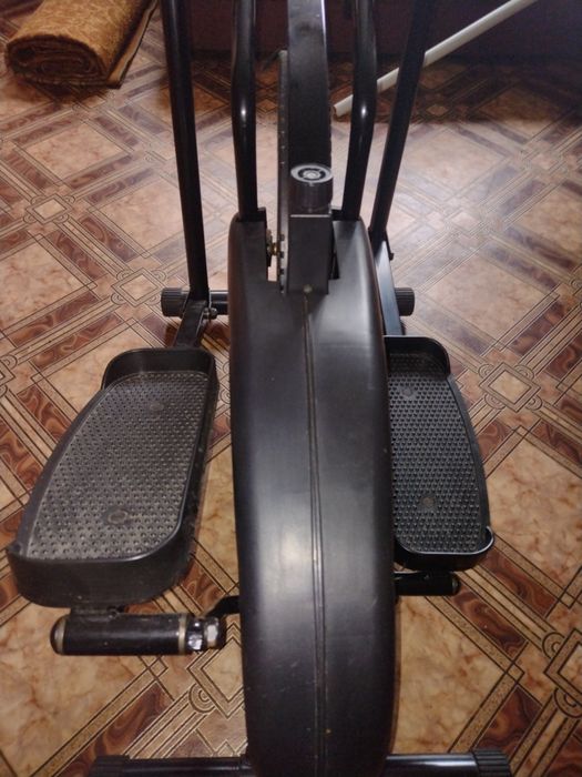 Фитнес уред за раздвижване на краката, ръцете и цялото тяло