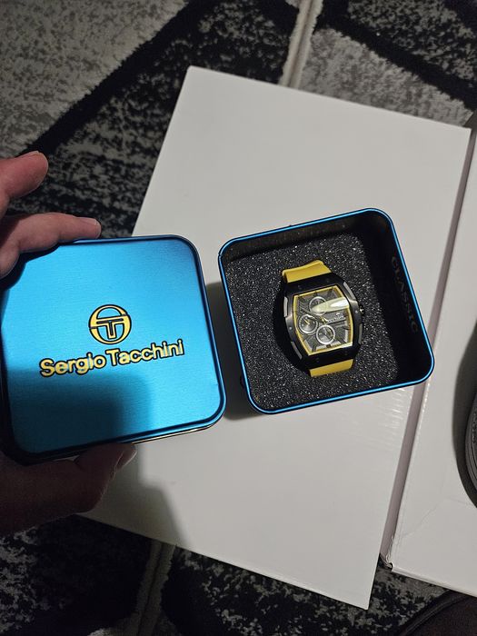 Часовник Sergio Tacchini