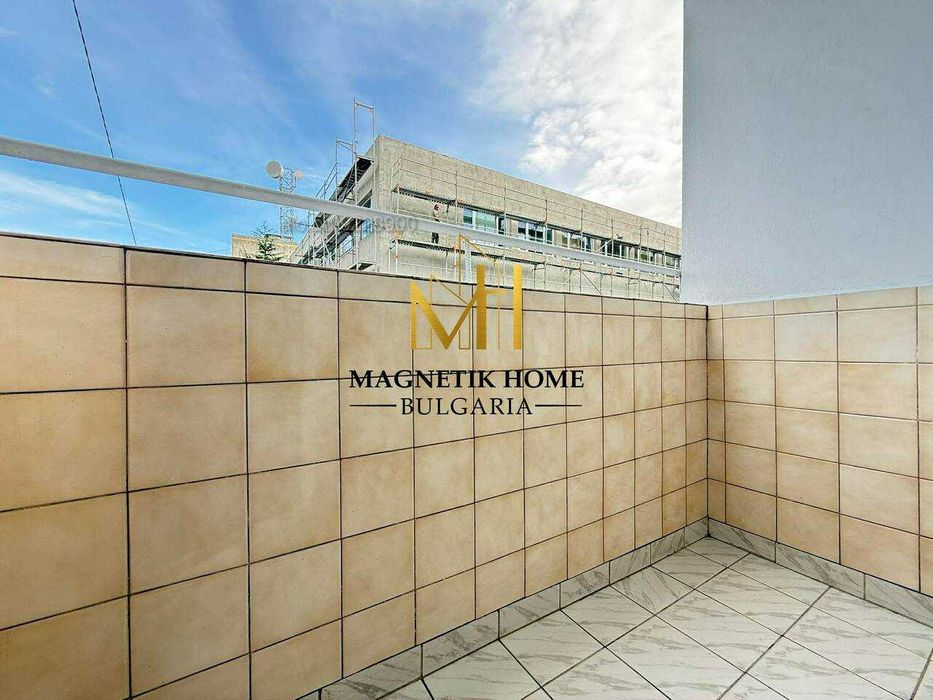 Разкошен двустаен апартамент с отделна кухня до у-ще ”Иван Вазов”