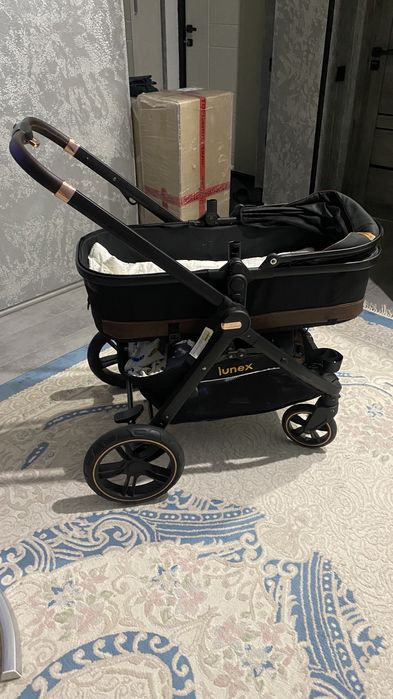 Детская коляска до года