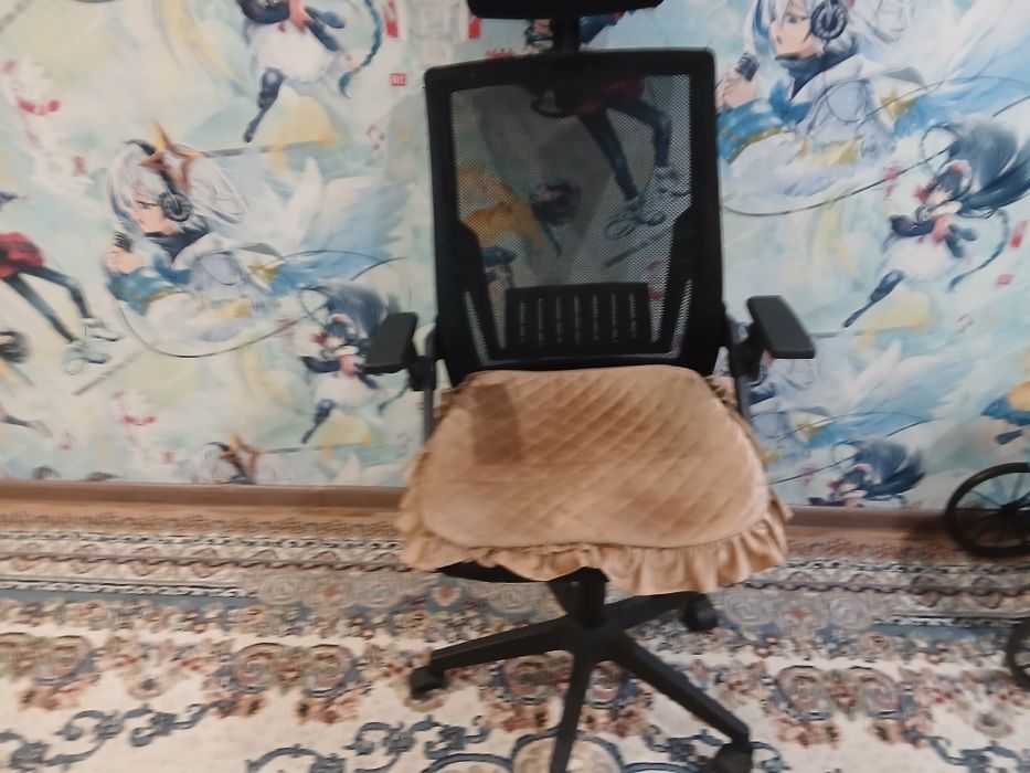 Продаю игровое кресло