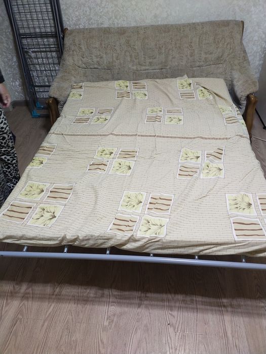 Продам диван в хорошем состоянии