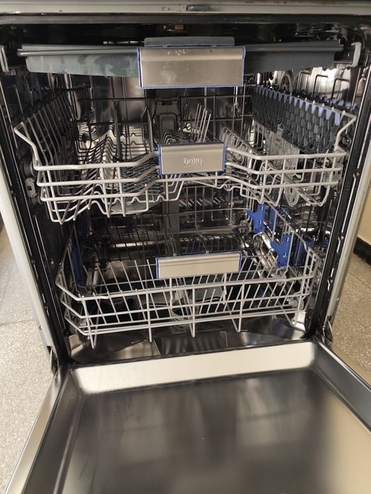 Съдомиялна BEKO свободно стояща